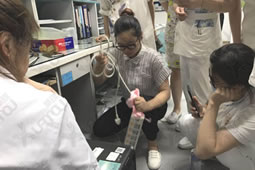 華謀咨詢(xún)?yōu)槟翅t(yī)院進(jìn)行樣板科室可視化標(biāo)準(zhǔn)培訓(xùn)